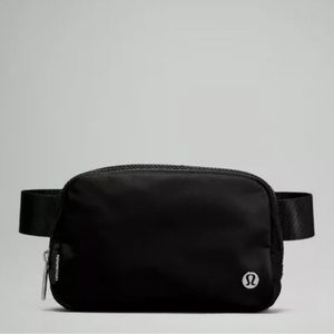 Lululemon Everywhere Belt Bag